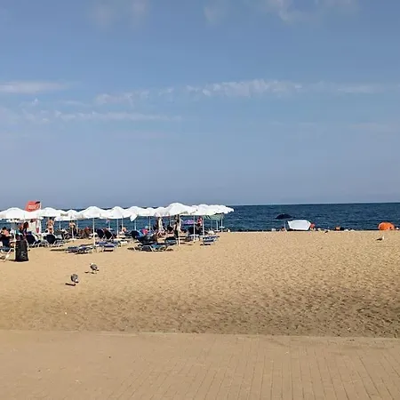 Stunning Private Beachfront With Pool Access Apartment *